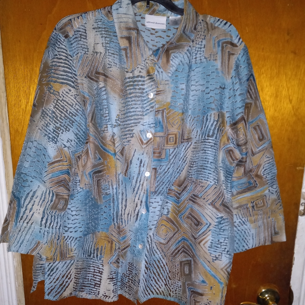 Alfred Runner shirt